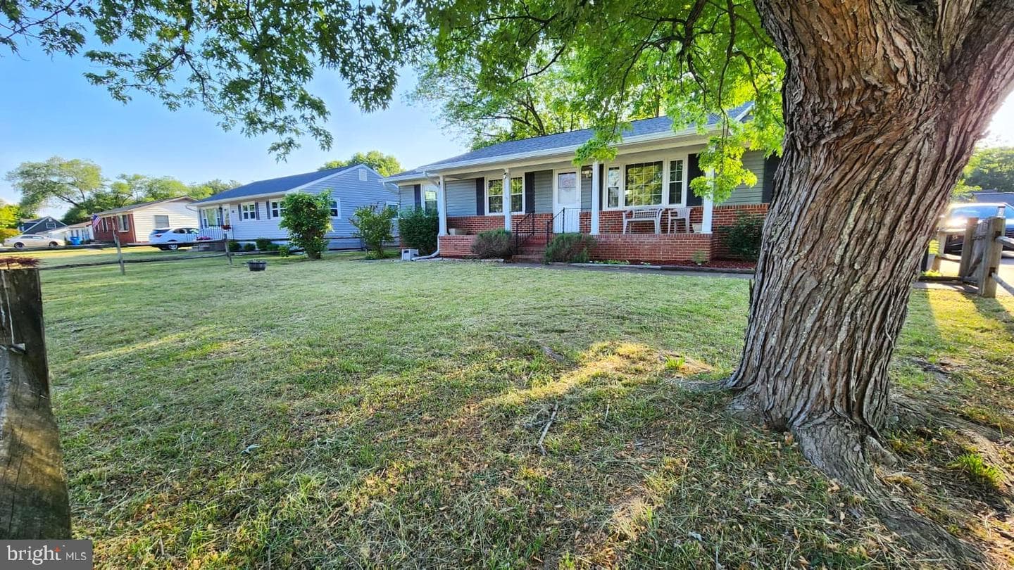 913 Eastern View Drive photo 3