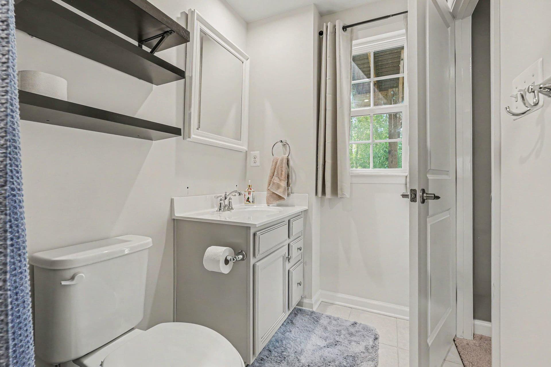 606 Landing Drive photo 30