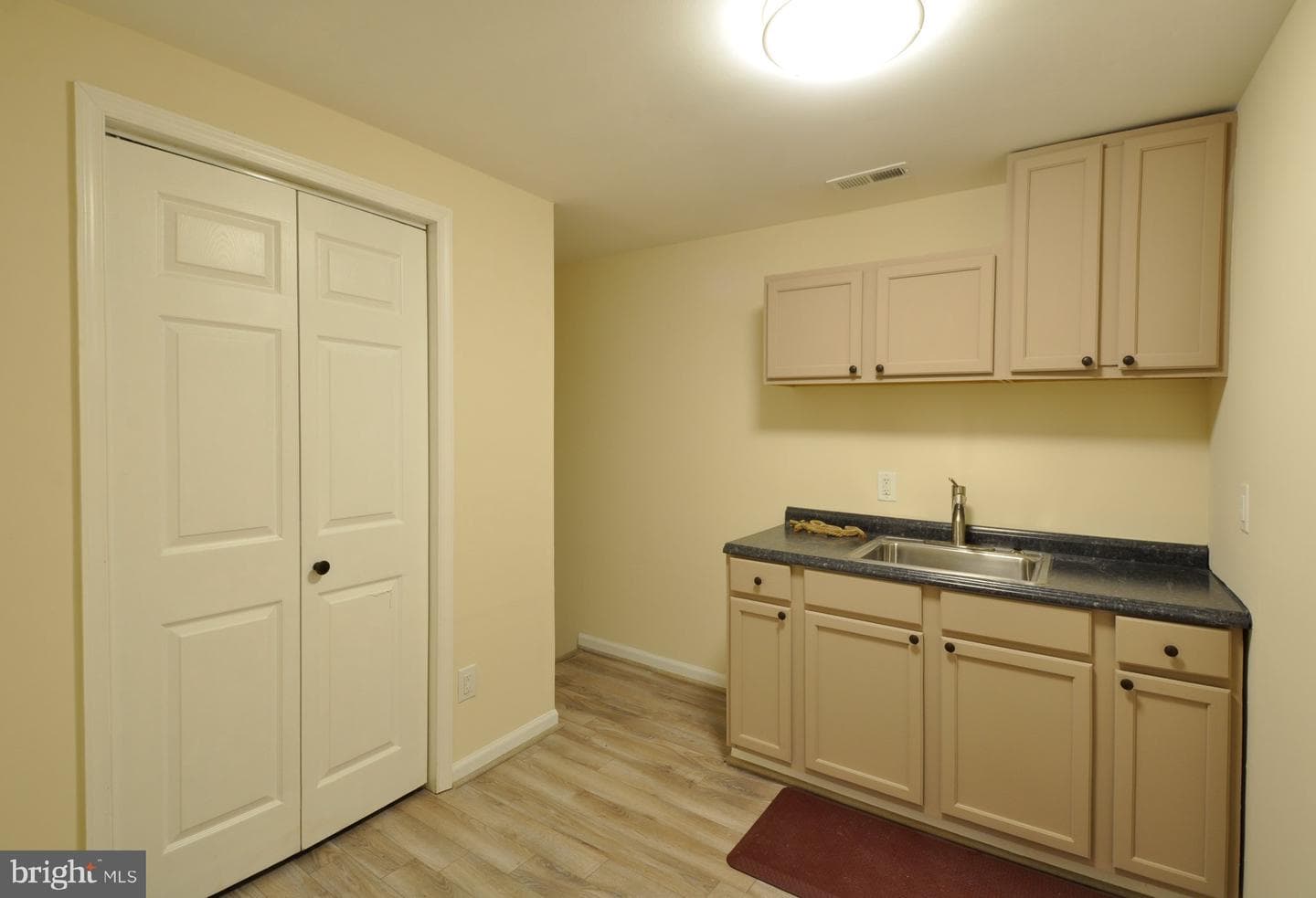 17 Sydney Lane photo 26