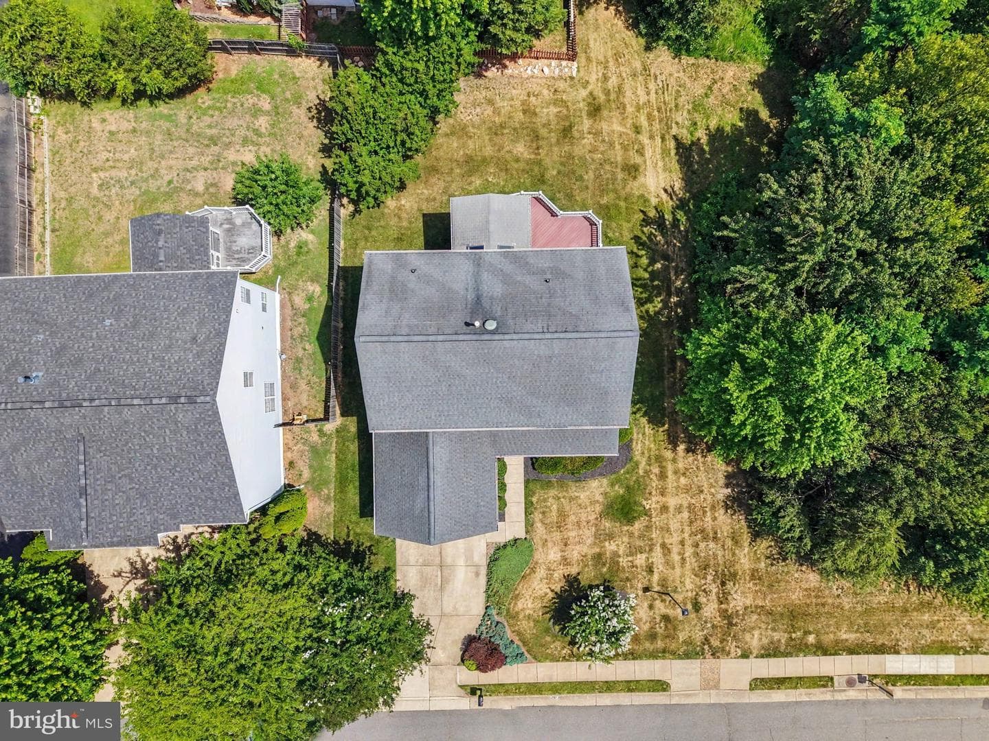 48 Newbury Drive photo 38