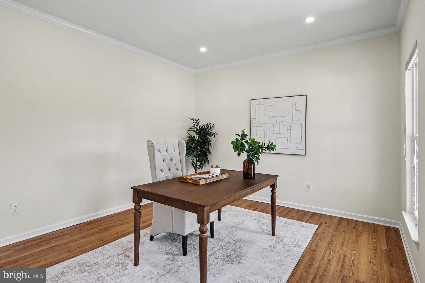 48 Newbury Drive photo 4