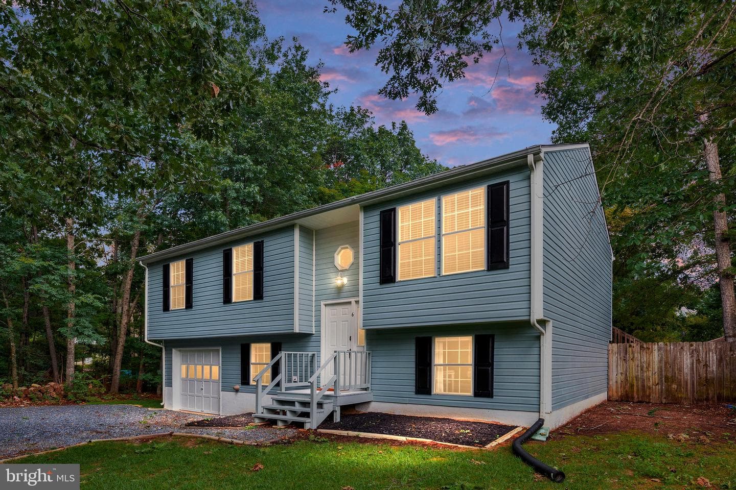 6 Glade Drive