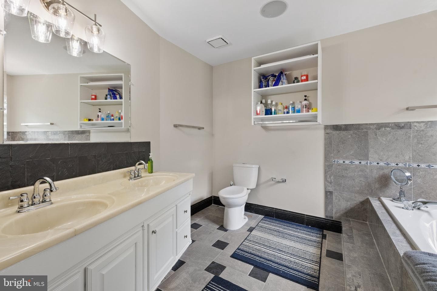 18 Pickos Place photo 32