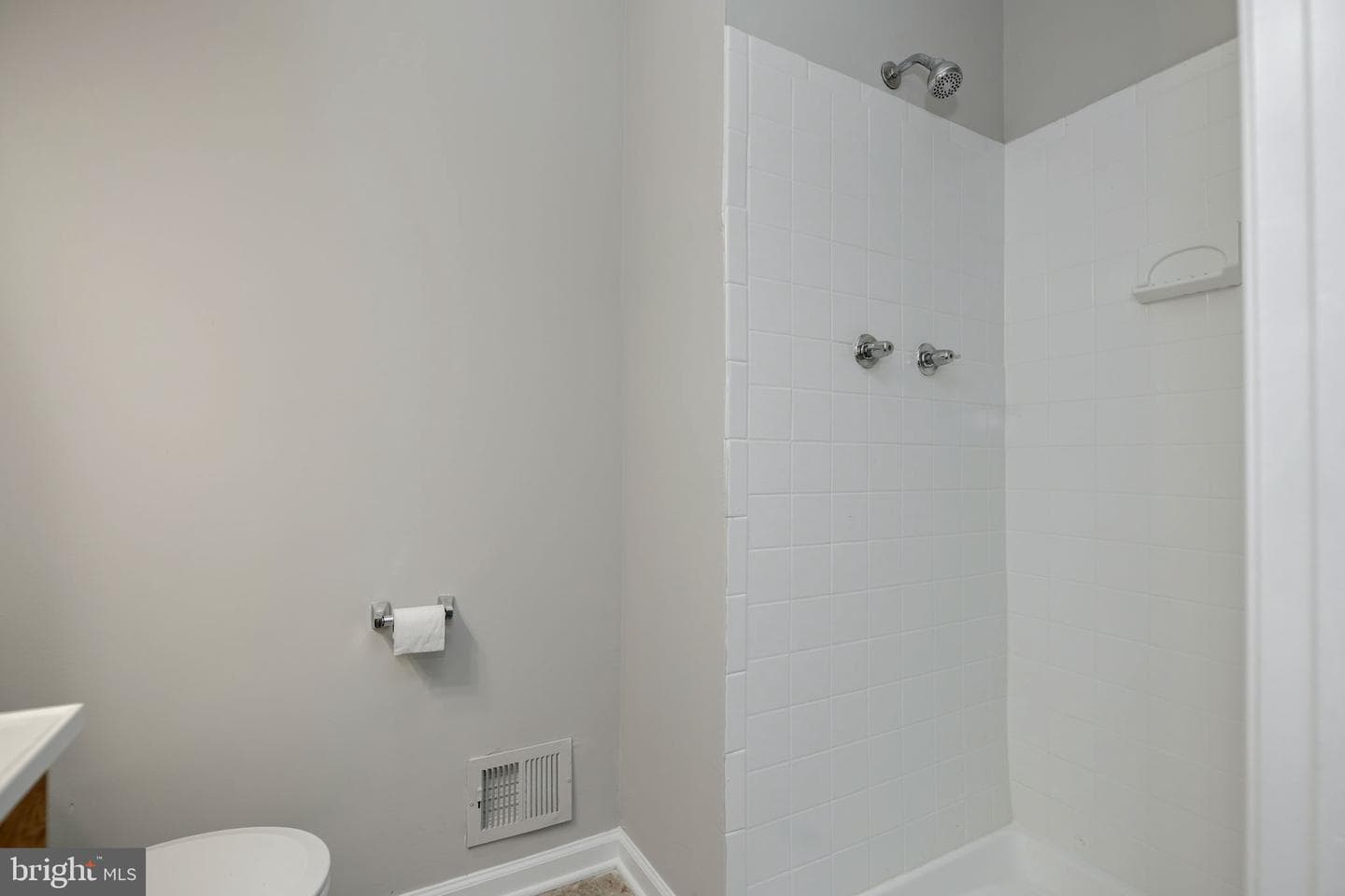 1229 Thomas Jefferson Place photo 31