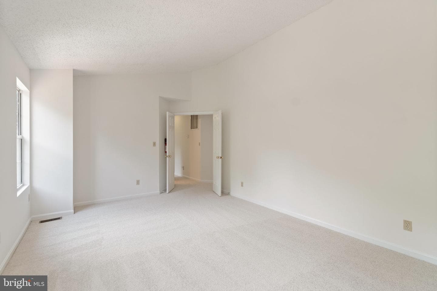19 Puritan Pl photo 26