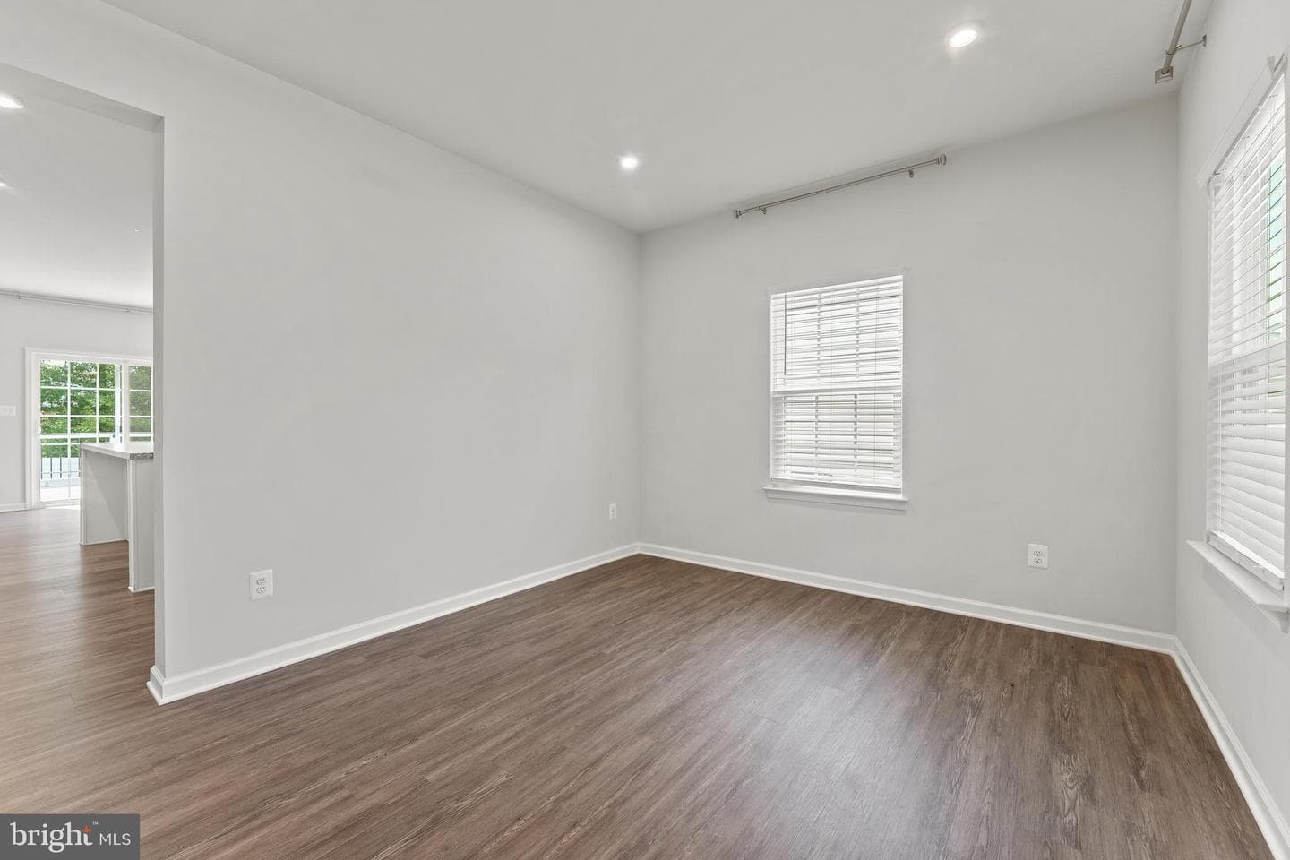 124 Brooke Village Drive photo 4