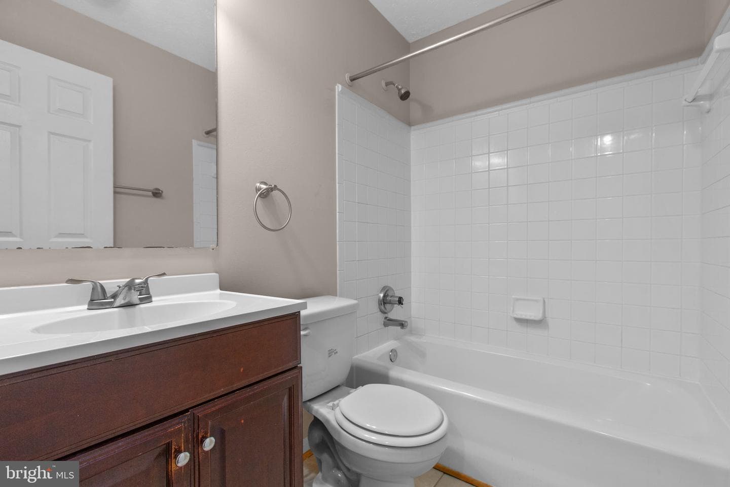 204 Sterling Court photo 33