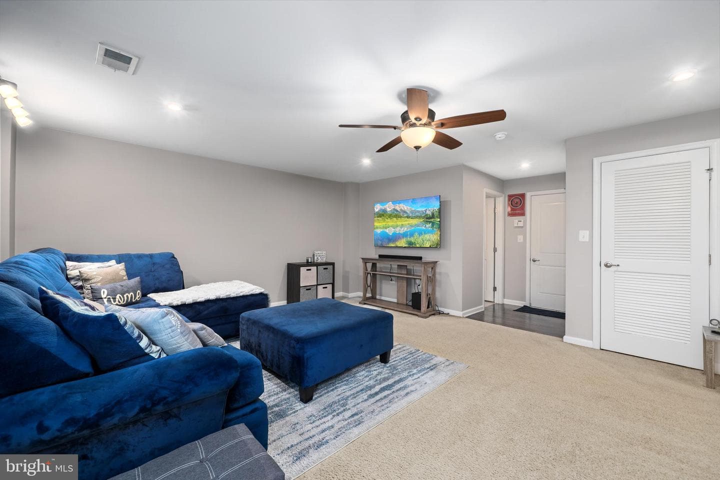 206 Landing Drive photo 4
