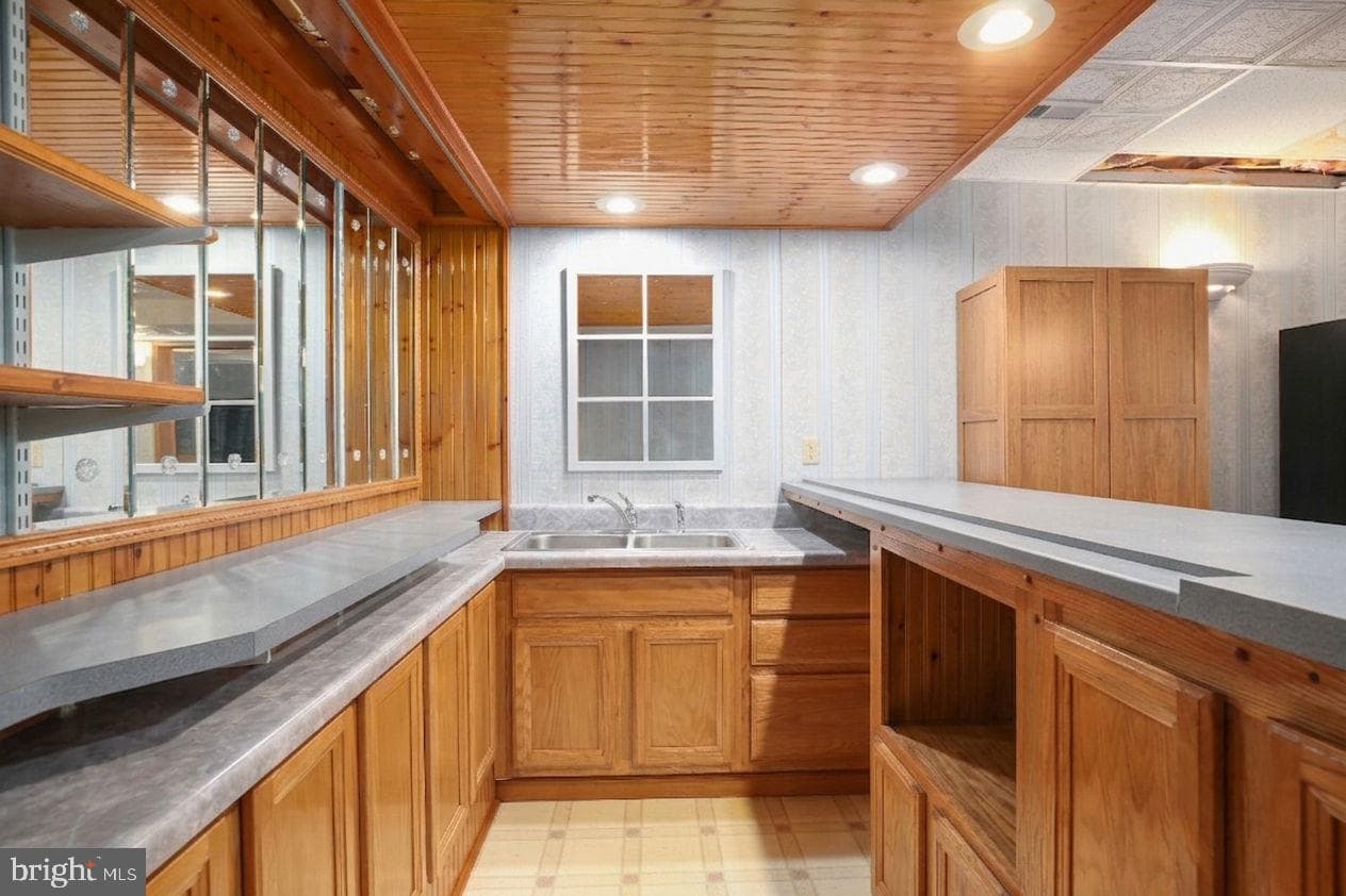 808 Cresthill Road photo 10