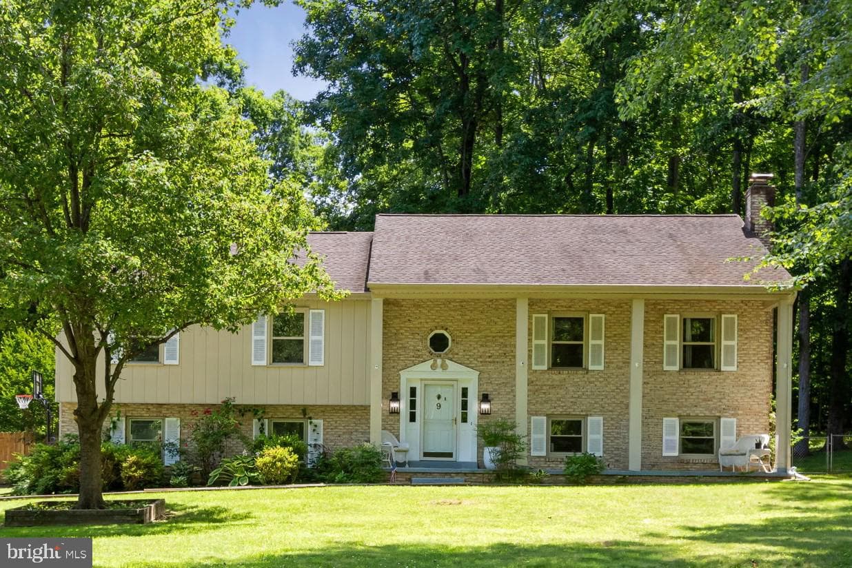 9 Dacey Lane photo 1