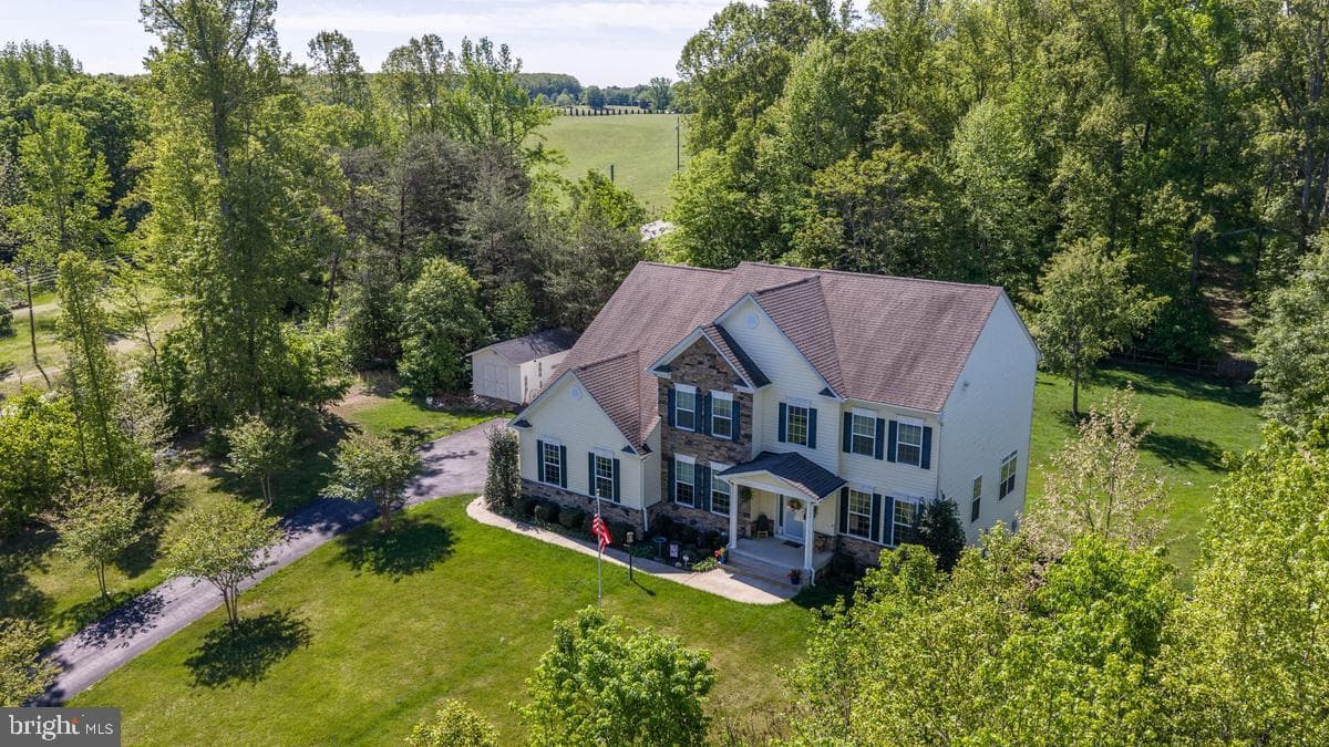 15 Burke Drive photo 42