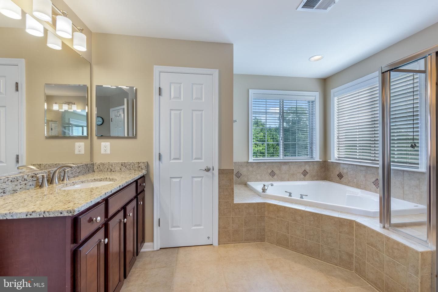 20 Dewitt Road photo 32