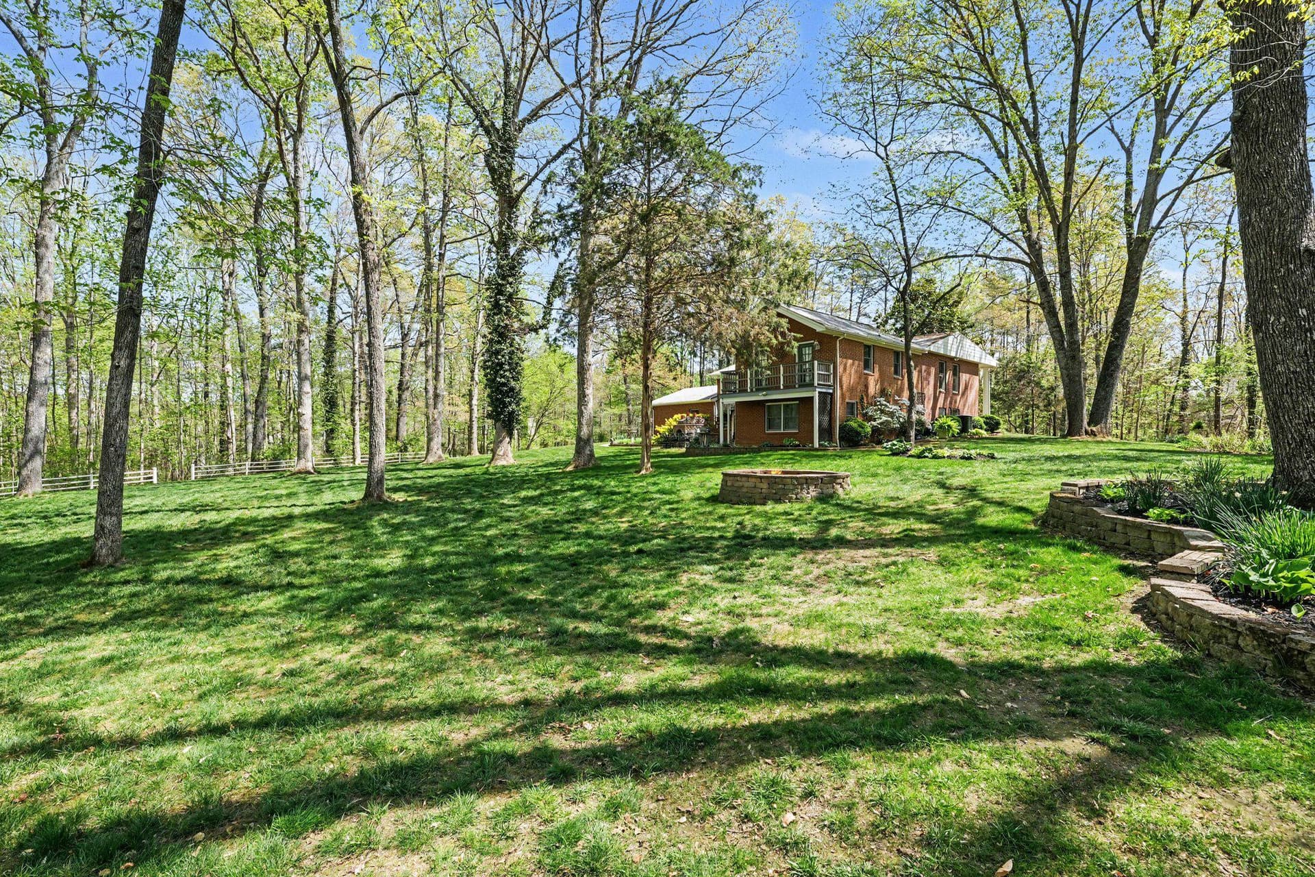 86 Mockingbird Lane photo 42
