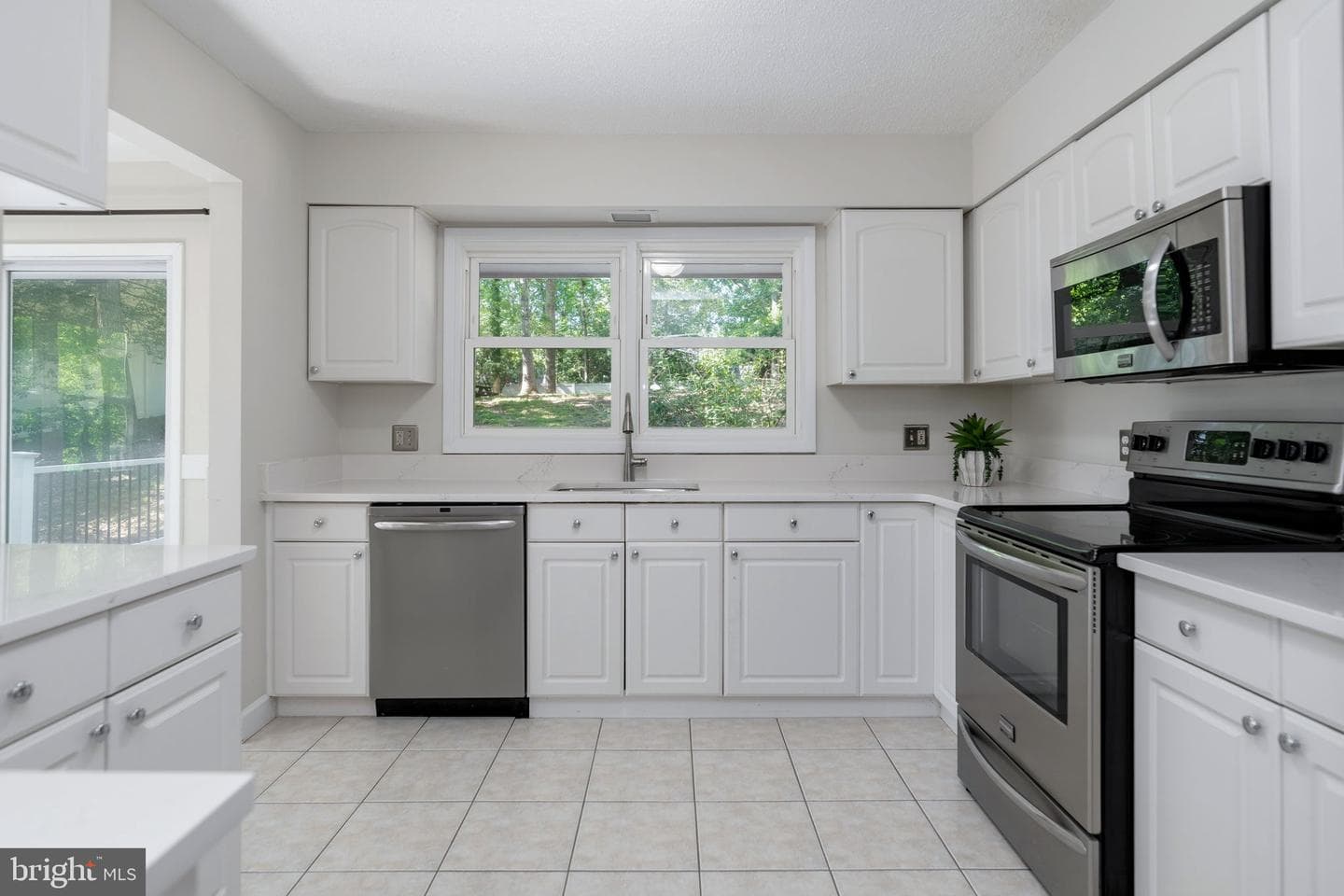 1023 Isabella Drive photo 22