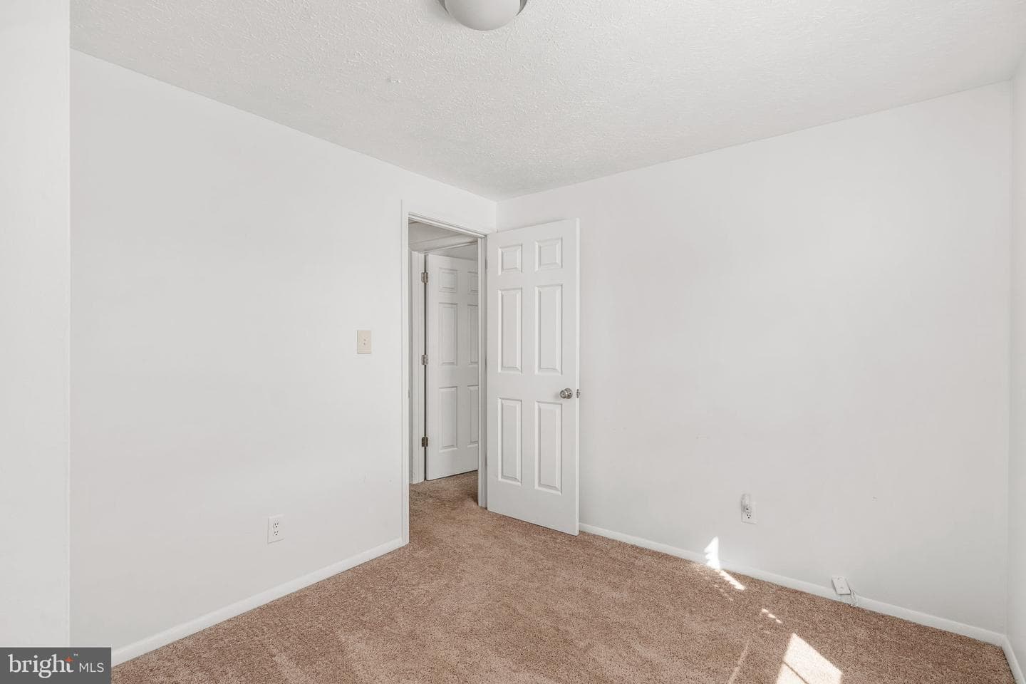 400 Collingwood Drive photo 21