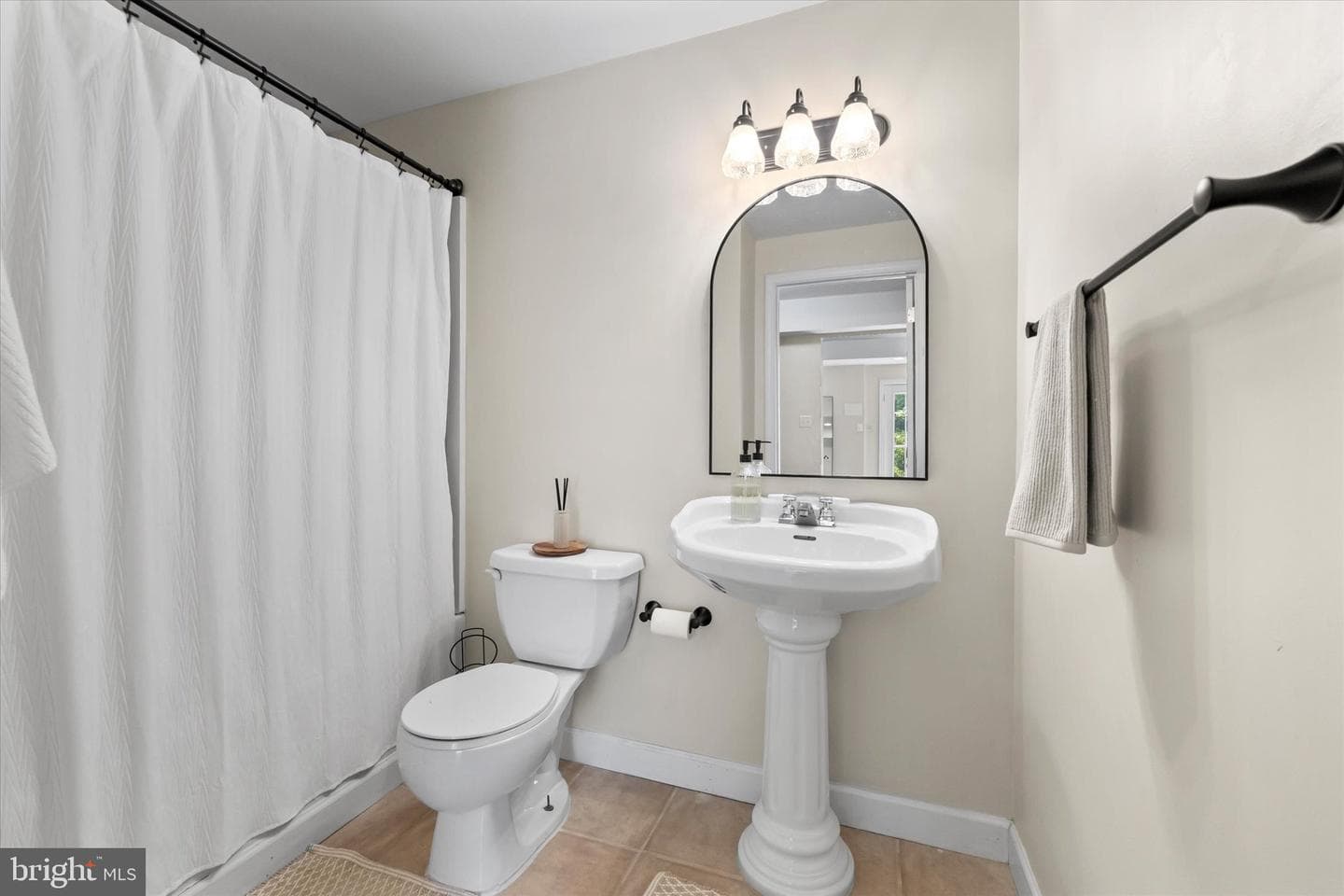 70 Greenhill Lane photo 32