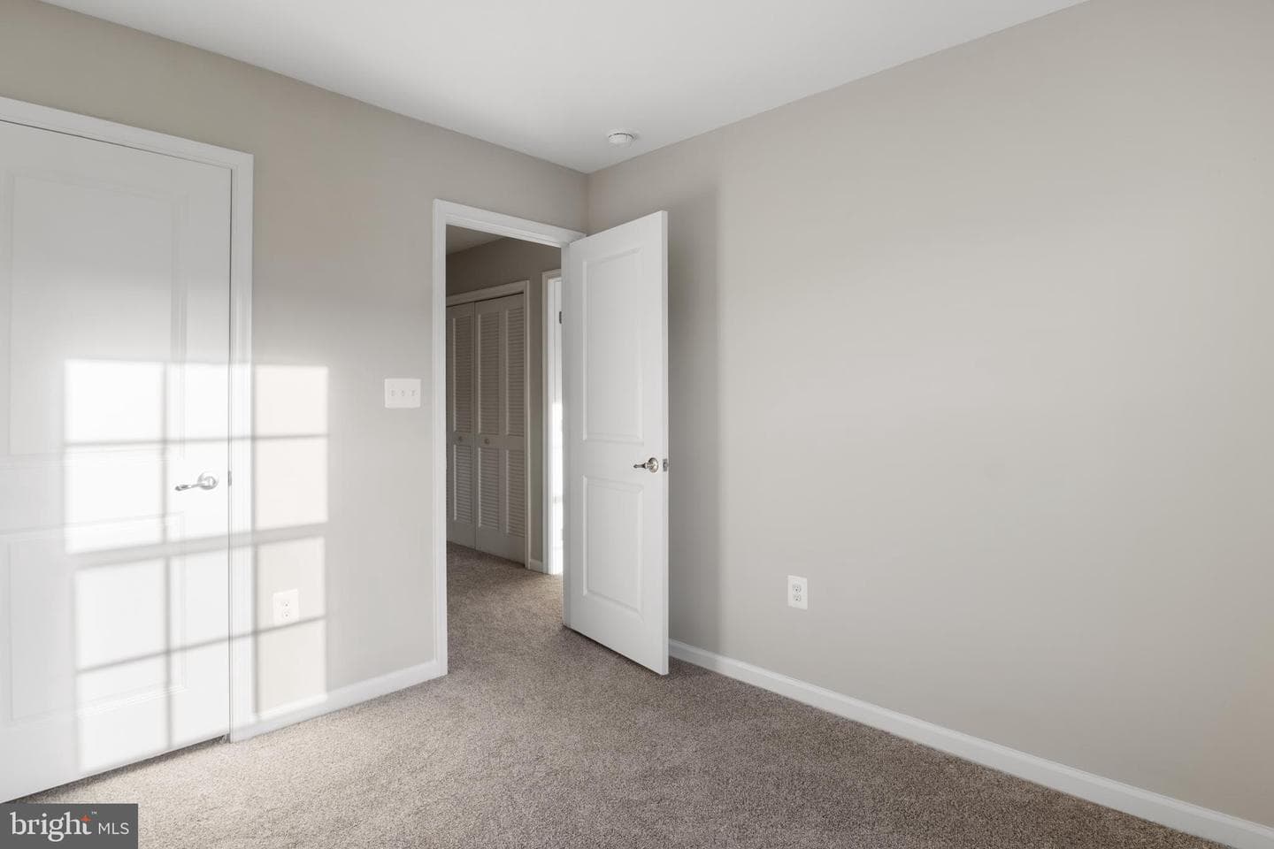 515 Streamview Drive photo 23