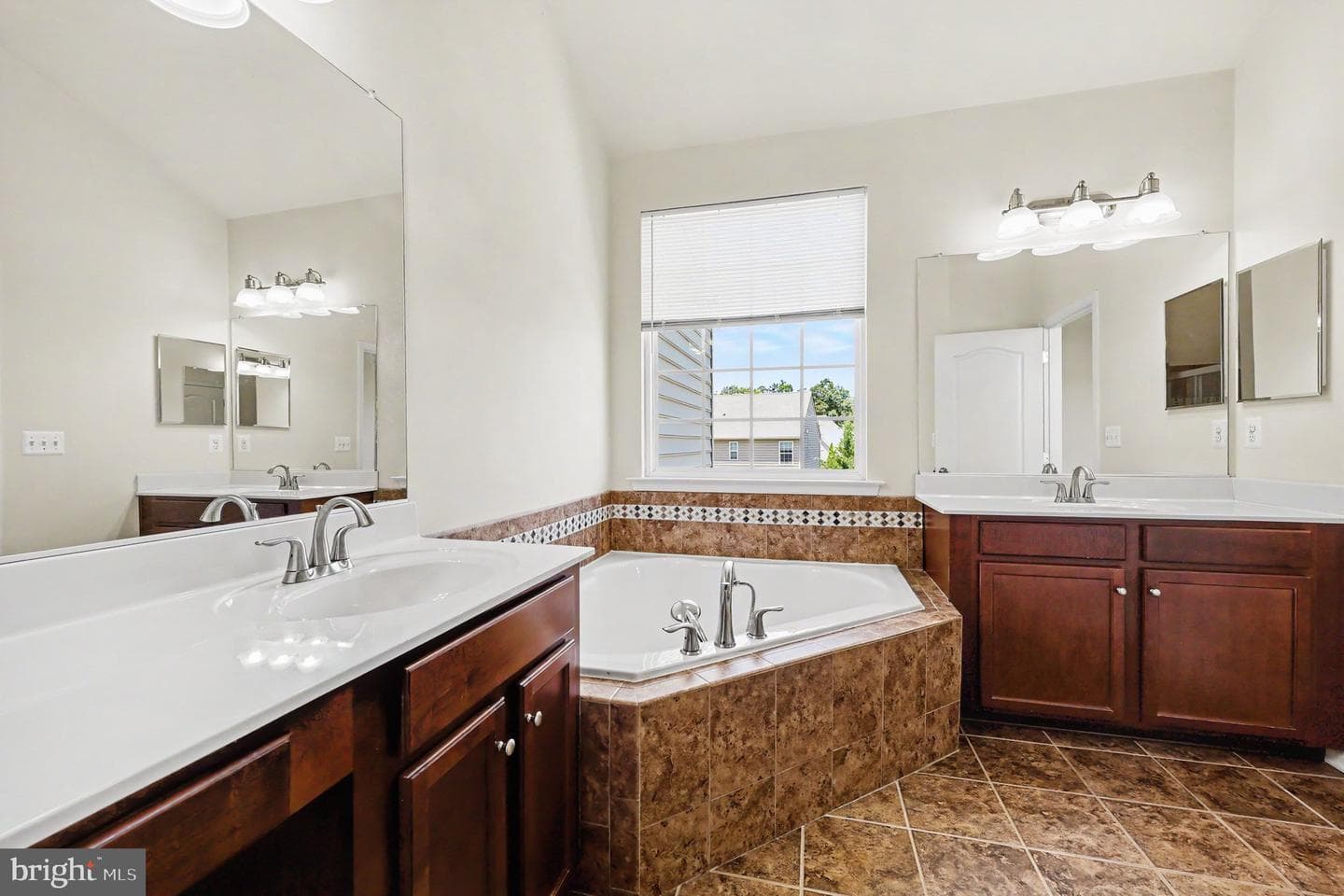 12 Lamplighter Lane photo 23