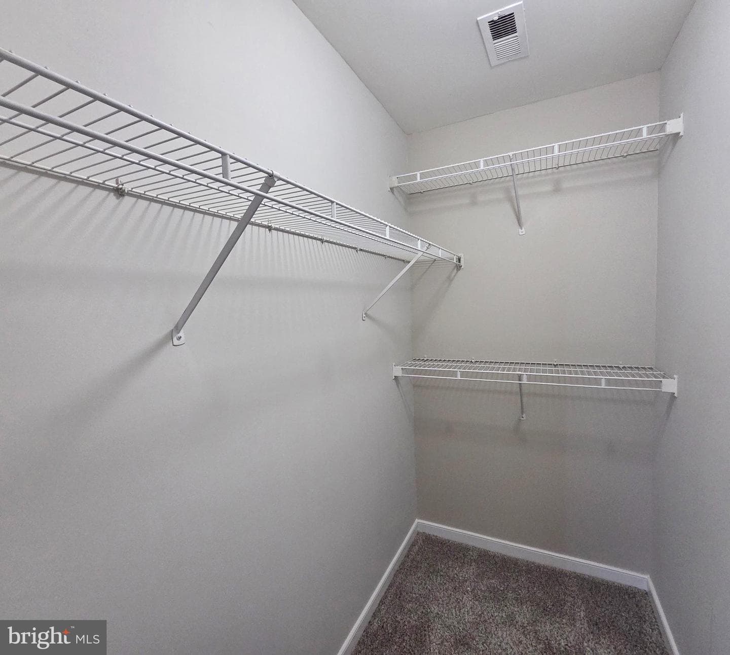 408 Munsons Hill Court photo 18