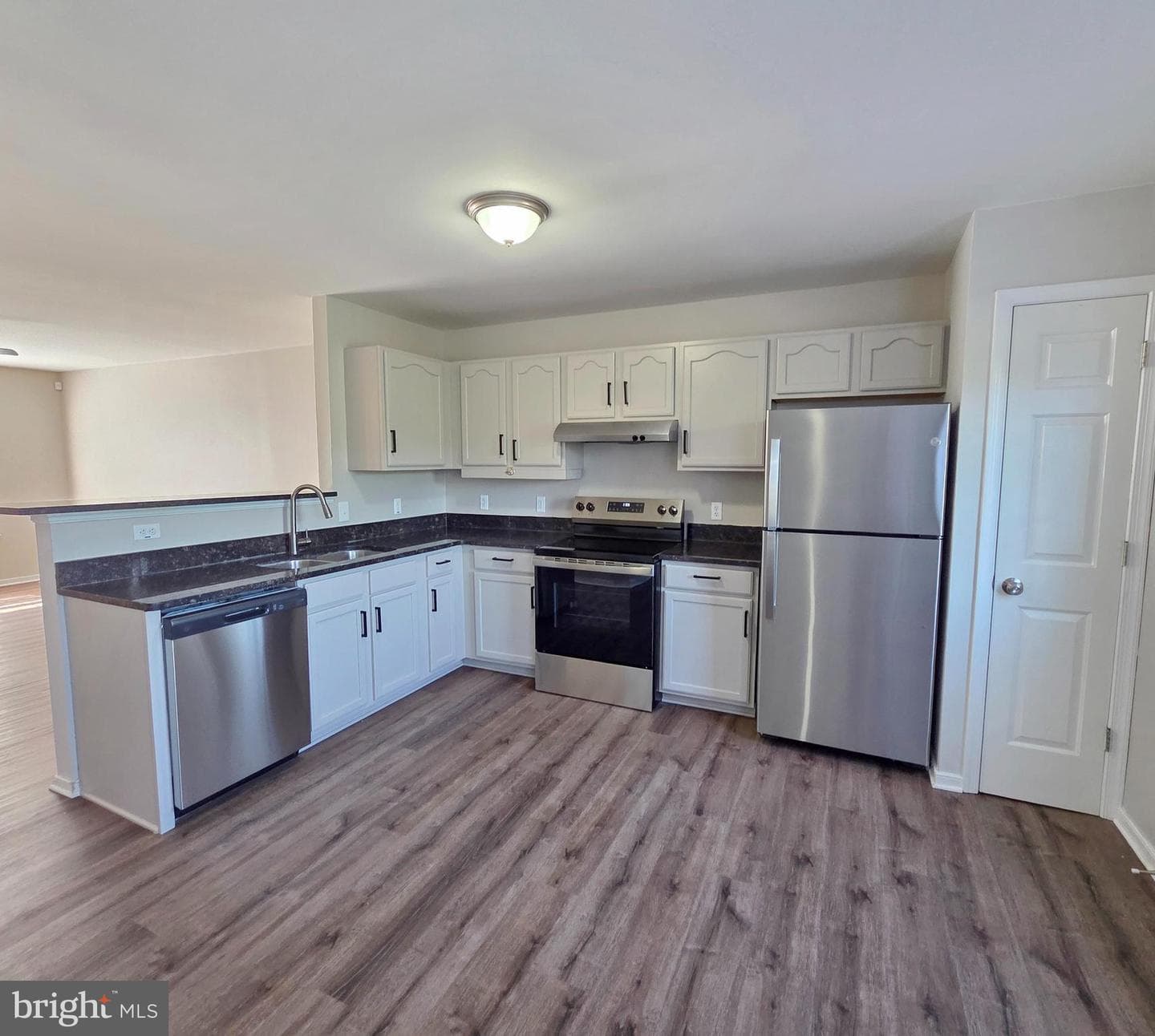 408 Munsons Hill Court photo 9