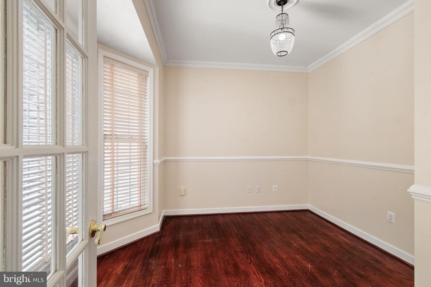 46 Monument Drive photo 11