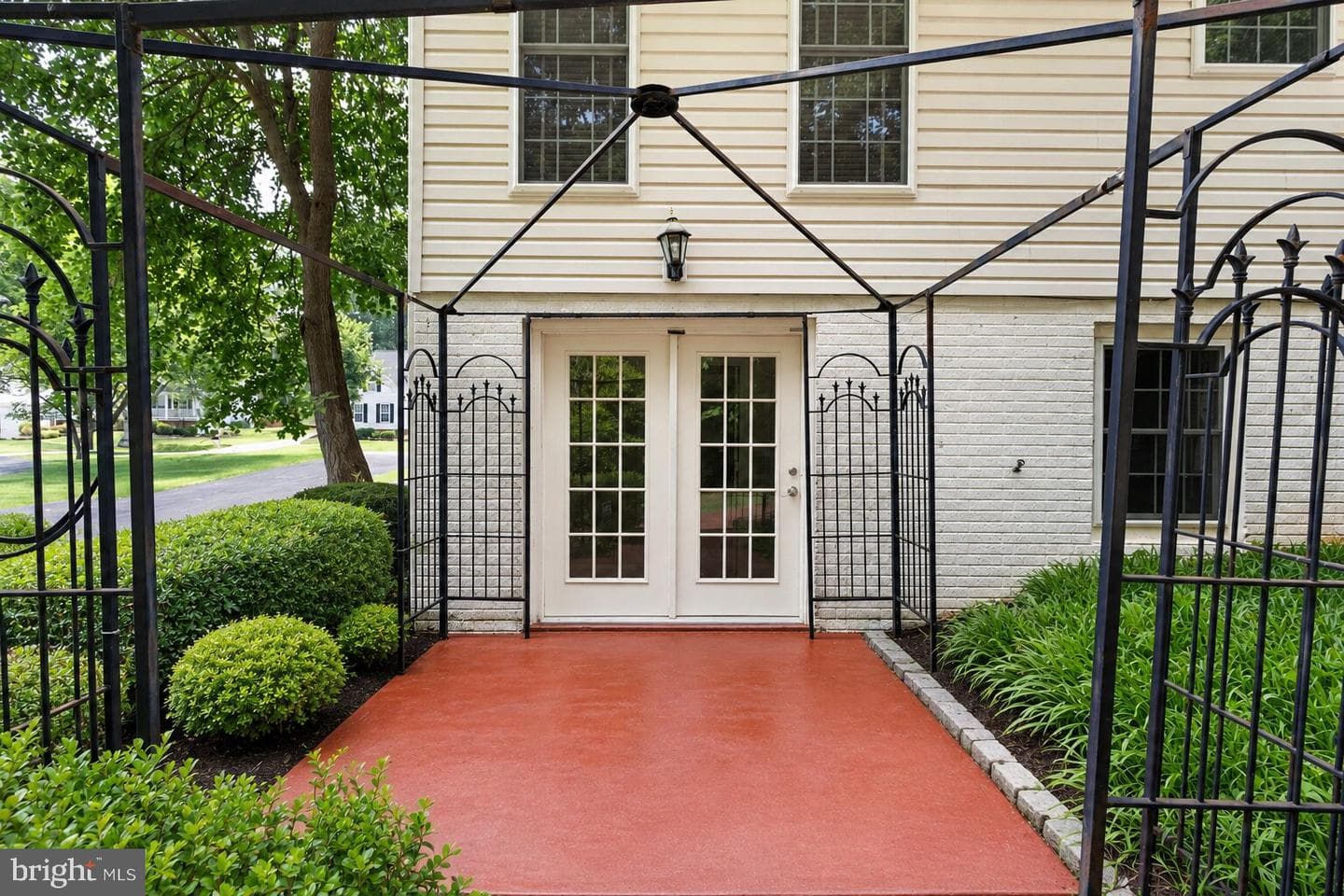 46 Monument Drive photo 39