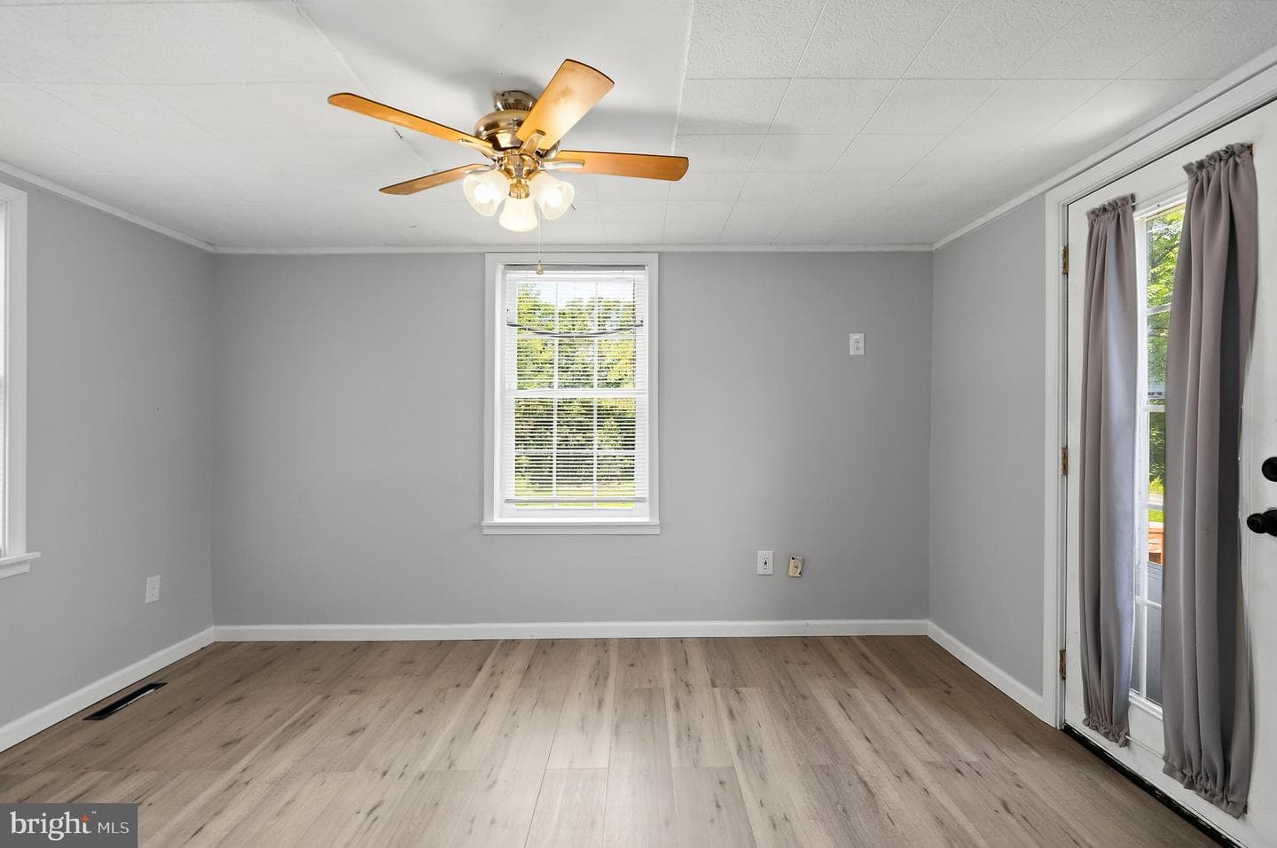1529 Mountain View Road photo 21