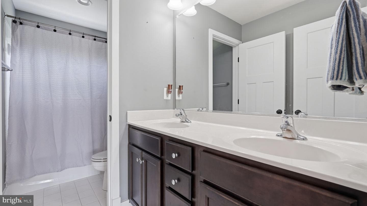 124 Brooke Point Court photo 35
