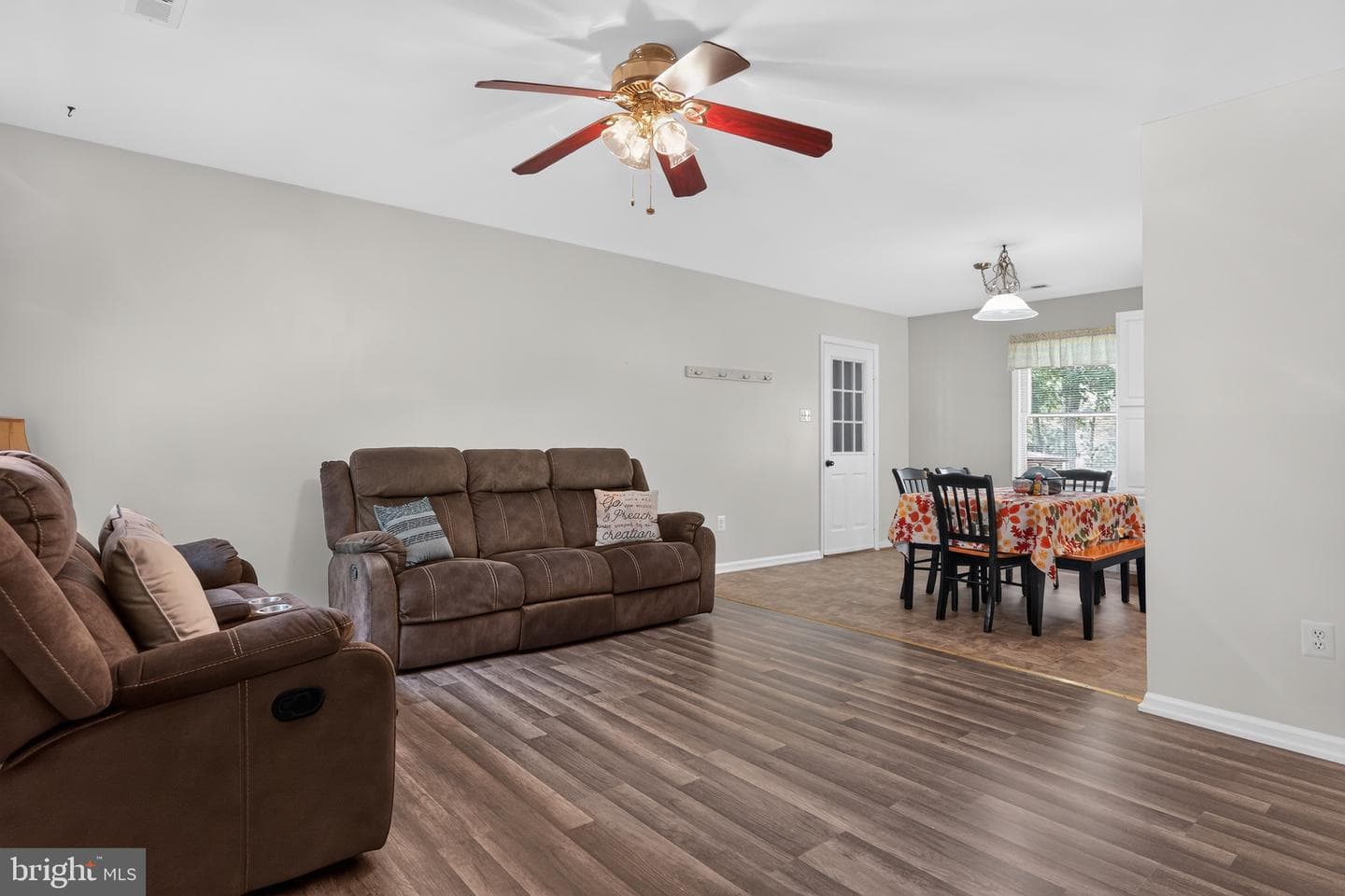 9 Breezy Hill Drive photo 4