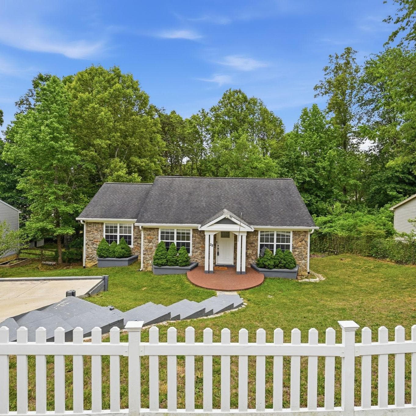28 Cherry Laurel Drive photo 1
