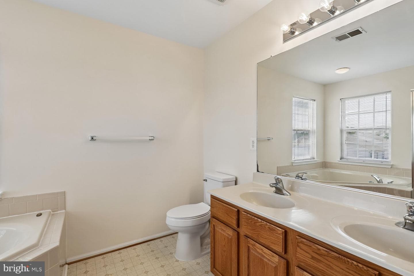 4 Barnum Drive photo 17