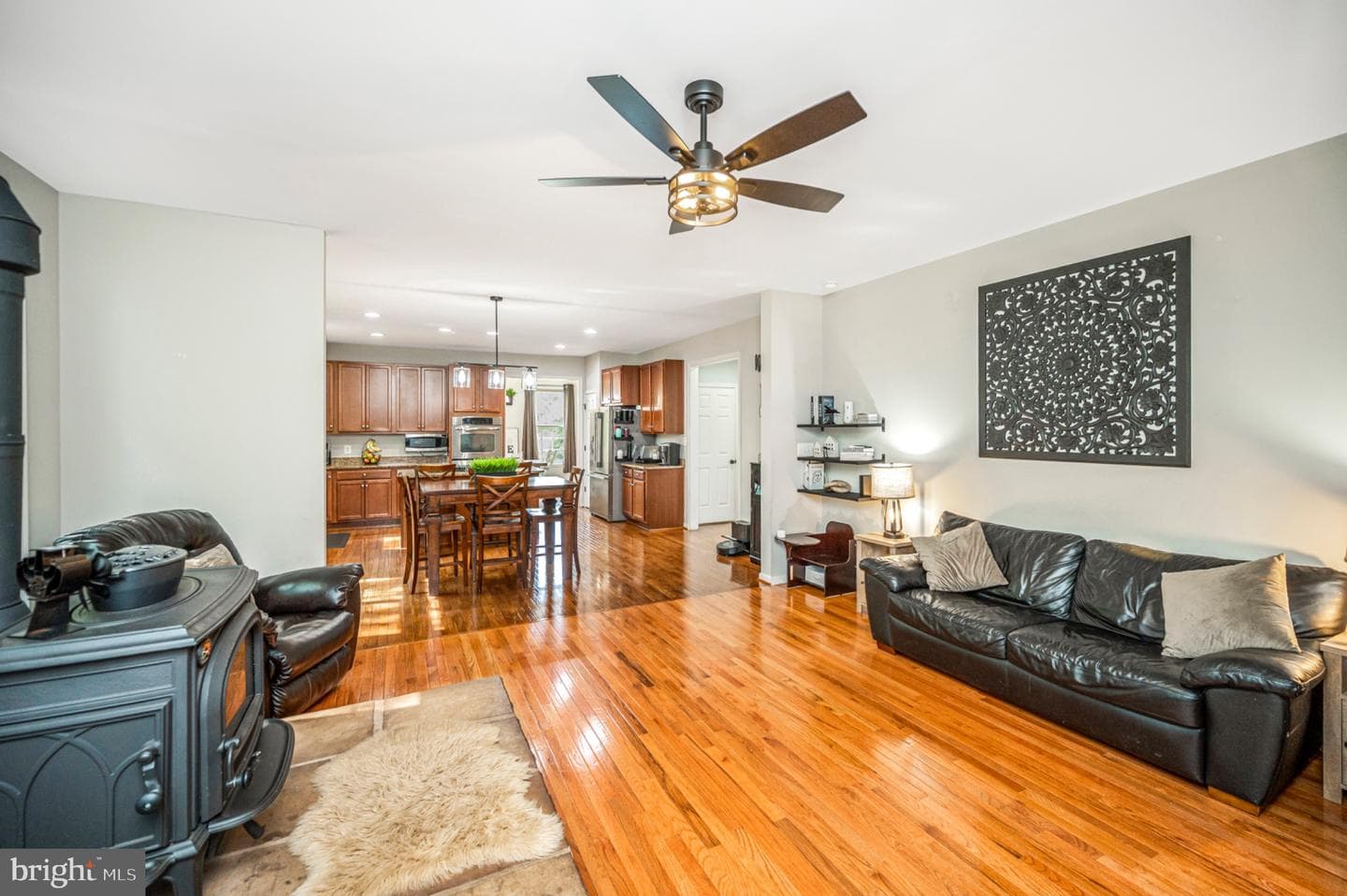 239 Toluca Road photo 46