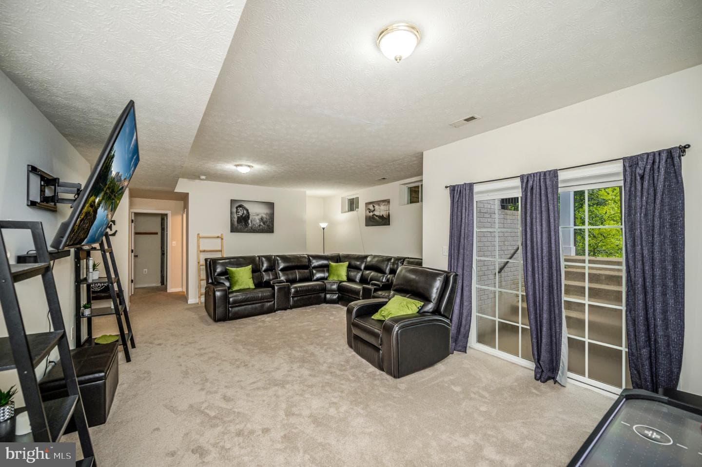 239 Toluca Road photo 72