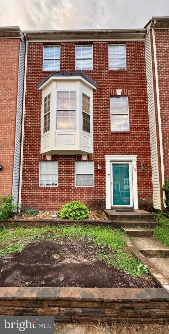 305 Dundee photo 1