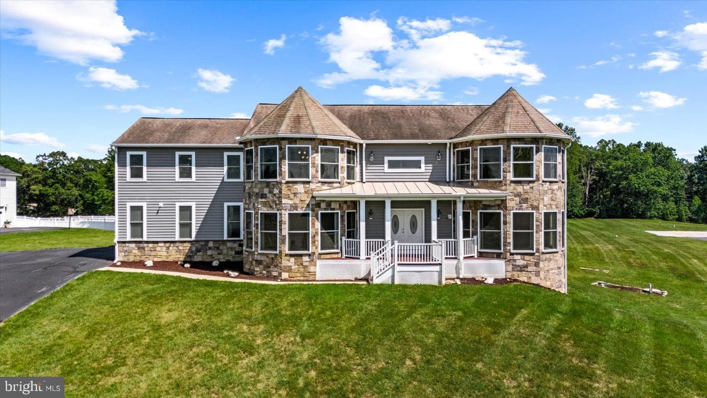 19 Pinto Lane photo 1