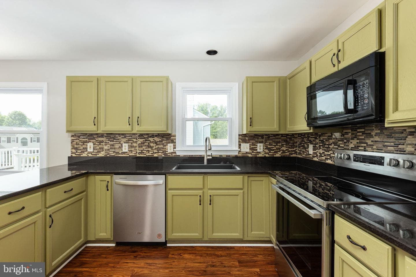 1 Markham Way photo 23
