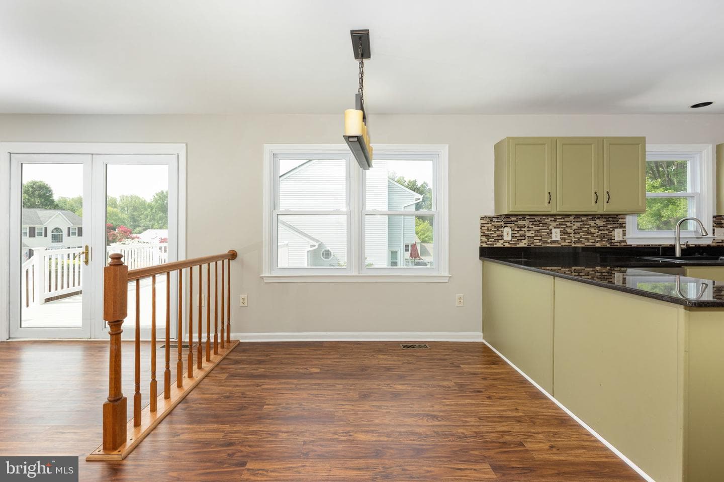 1 Markham Way photo 27