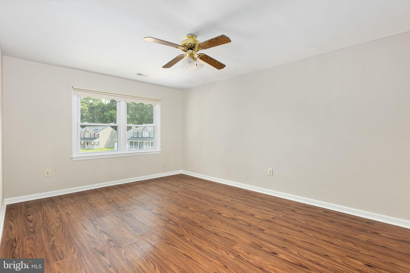 1 Markham Way photo 44