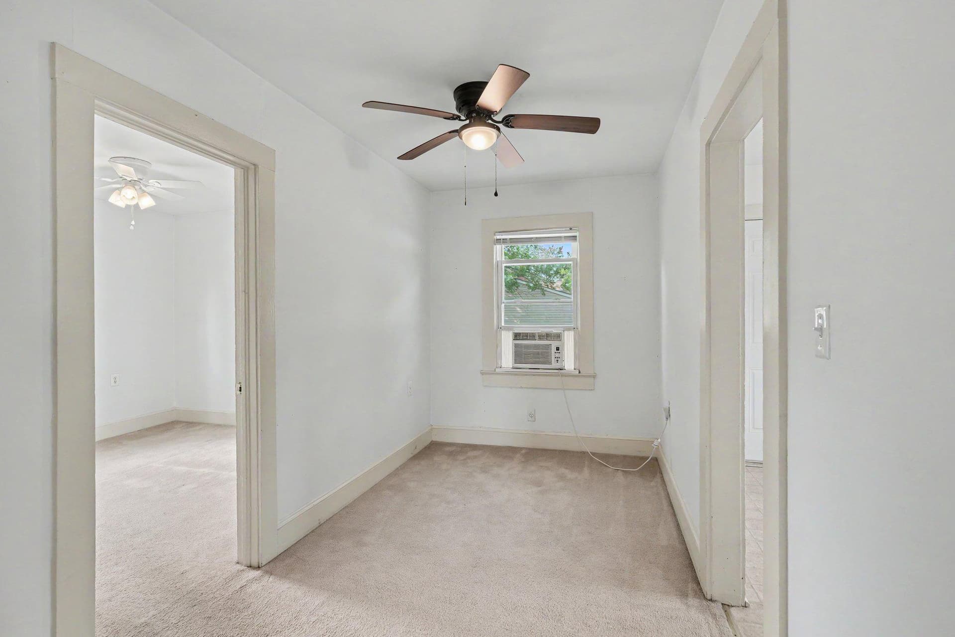 302 E Chatham Street photo 15