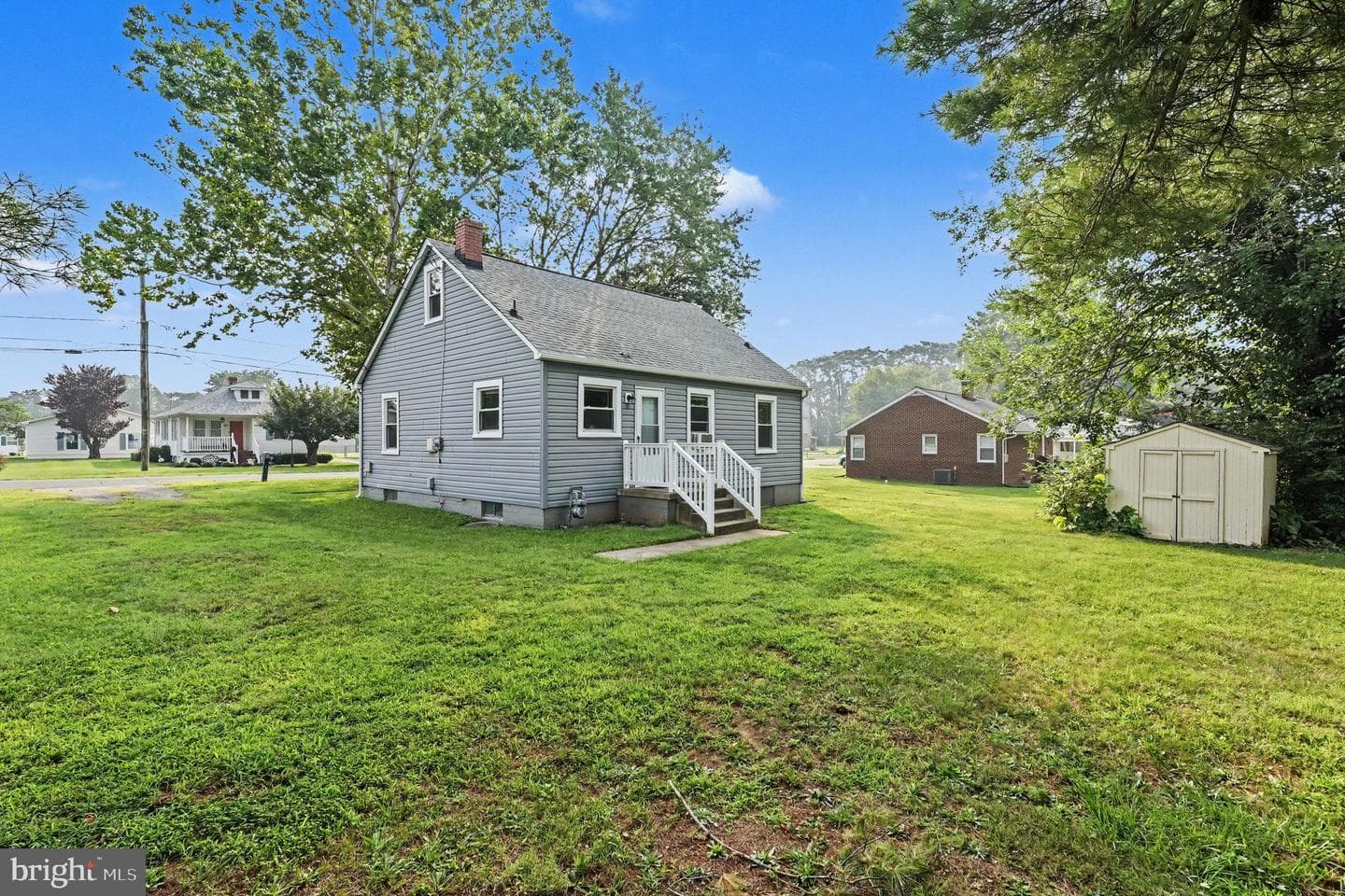 302 E Chatham Street photo 24