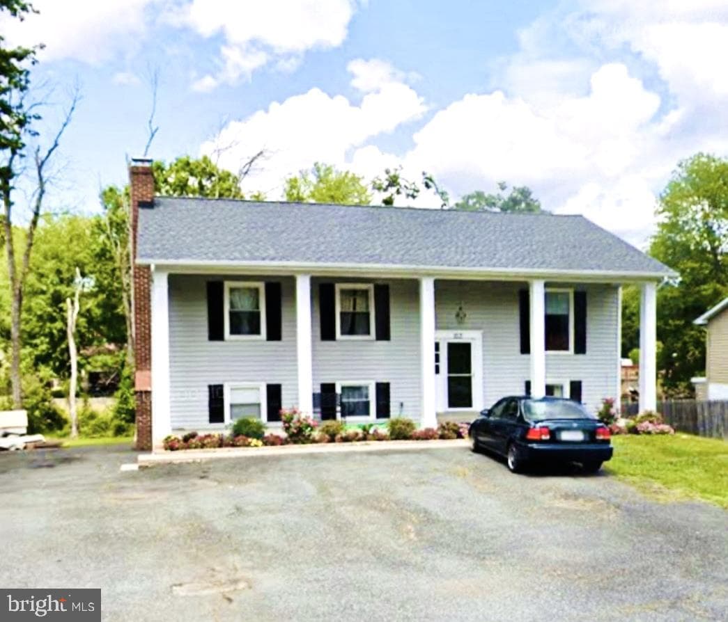 103 Erin Drive photo 1