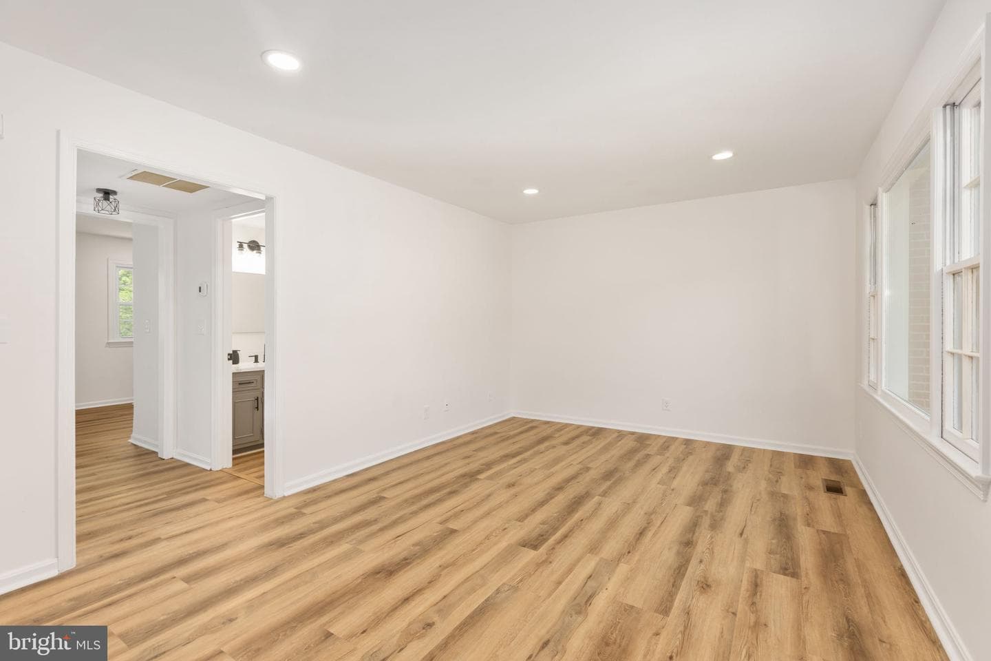 227 Overlook Court photo 8
