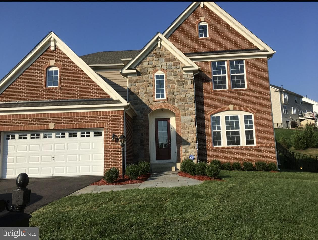 141 Coachman Circle photo 1