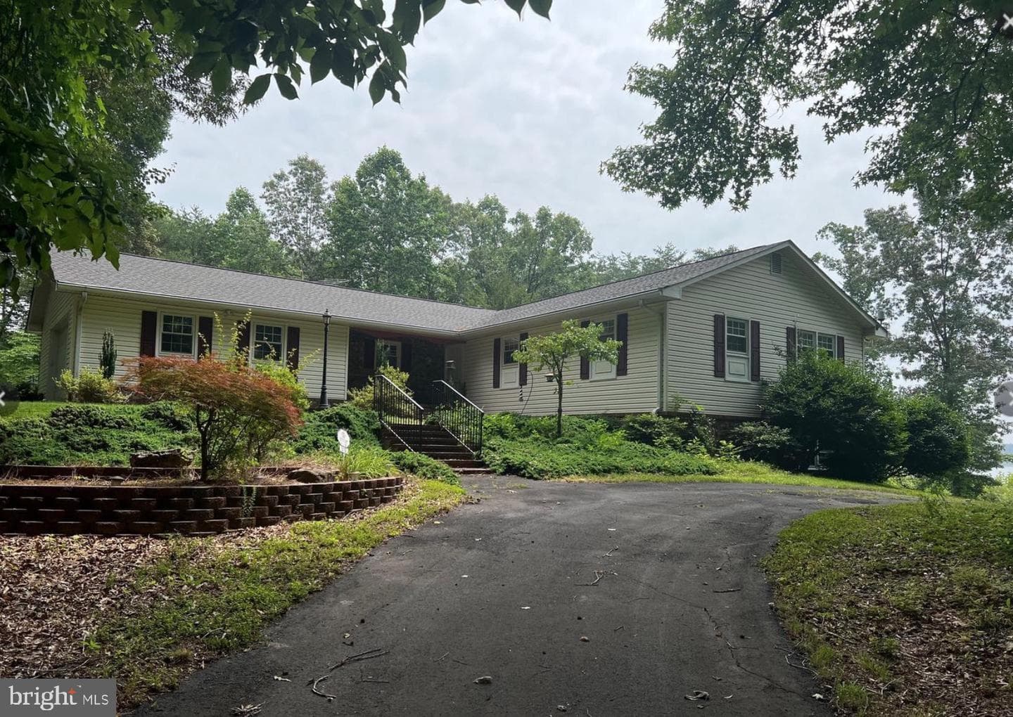512 W West Rocky Run Road photo 1