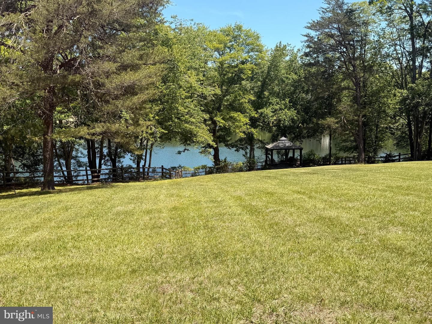 104 Holly Drive photo 1