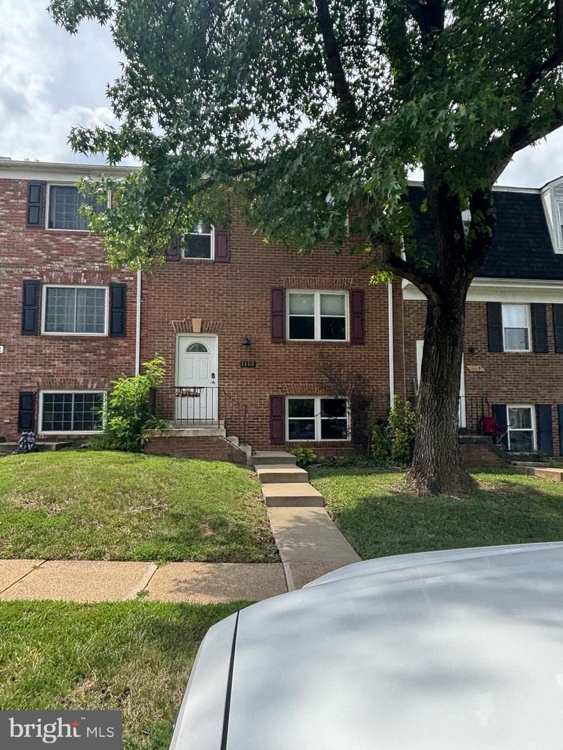 1113 Thomas Jefferson Place photo 1