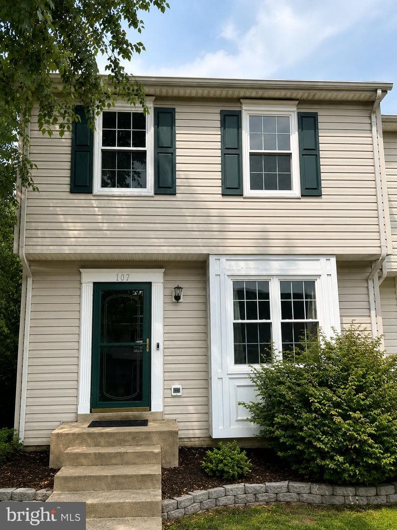 107 Bridgewood Court photo 1