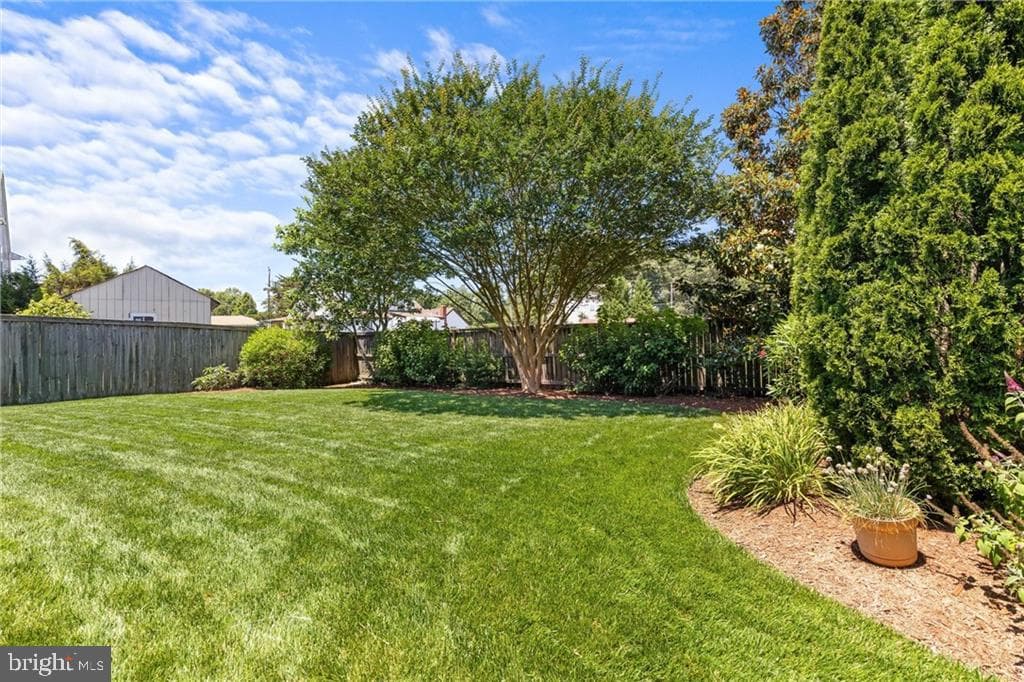5436 Larissa Court photo 44