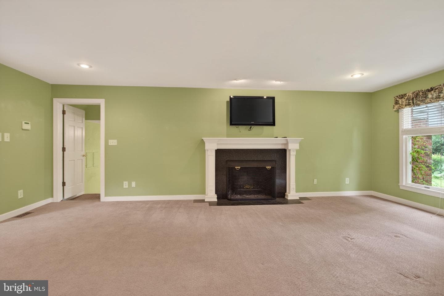4073 Bridgehampton Lane photo 17