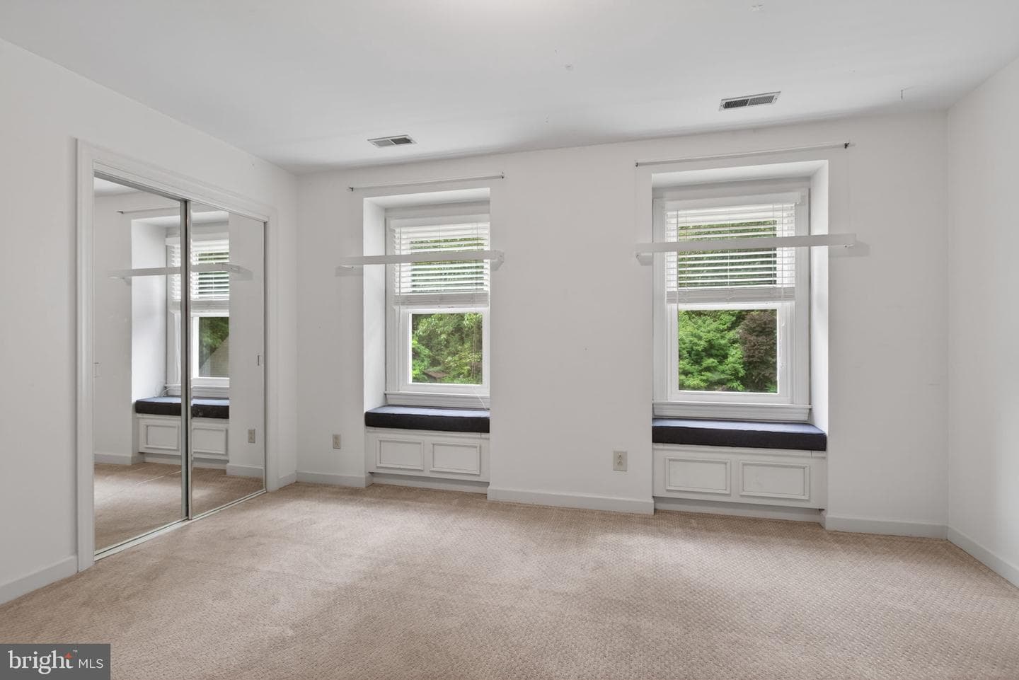 4073 Bridgehampton Lane photo 28